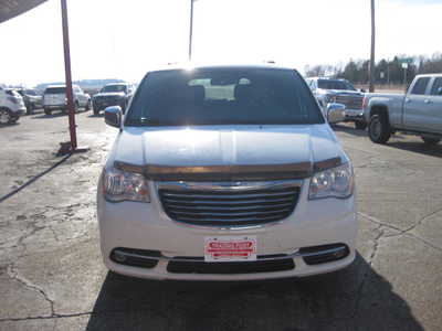 2012 Chrysler Town & Country, $2995. Photo 2