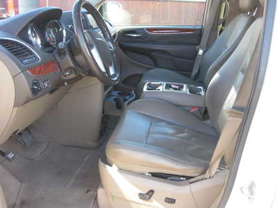 2012 Chrysler Town & Country, $2995. Photo 6
