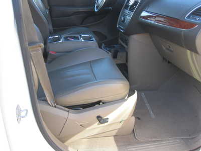 2012 Chrysler Town & Country, $2995. Photo 7