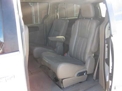 2012 Chrysler Town & Country, $2995. Photo 8