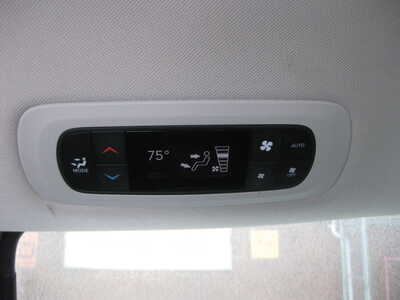 2019 Chrysler Pacifica, $15900. Photo 9