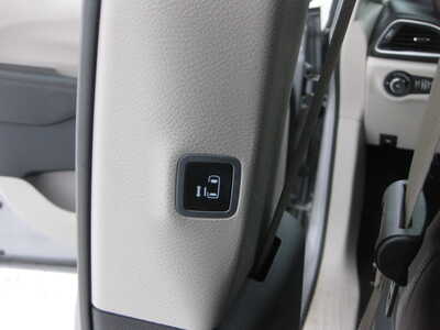 2019 Chrysler Pacifica, $15900. Photo 10