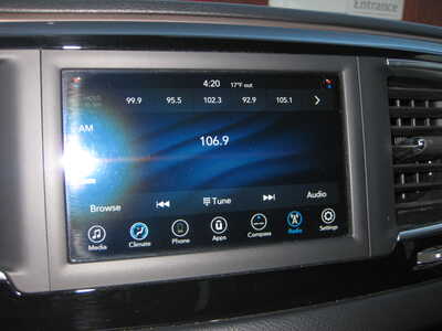 2020 Chrysler Voyager, $15900. Photo 11