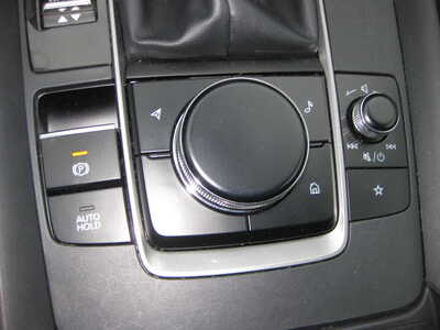 2025 Mazda CX-50, $25900. Photo 8