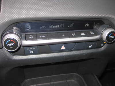 2025 Mazda CX-50, $25900. Photo 9