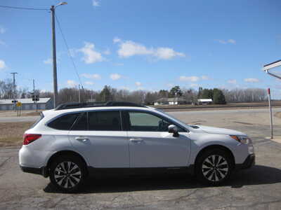 2015 Subaru Outback, $12900. Photo 3