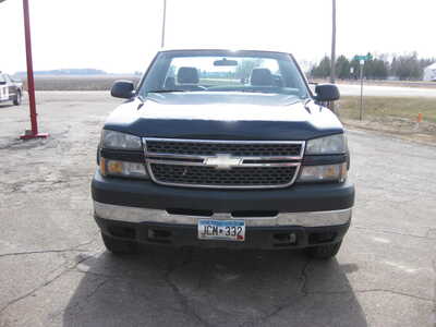 2005 Chevrolet 2500 Reg Cab, $7995. Photo 2