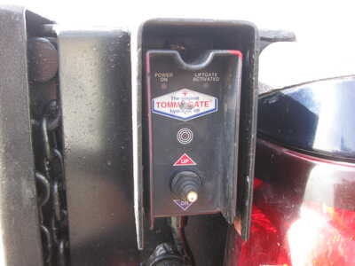 2005 Chevrolet 2500 Reg Cab, $7995. Photo 6