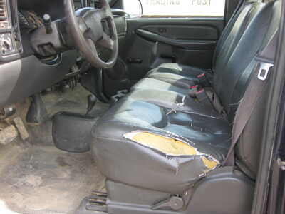 2005 Chevrolet 2500 Reg Cab, $7995. Photo 9