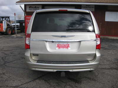 2014 Chrysler Town & Country, $11900. Photo 4