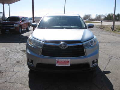 2016 Toyota Highlander, $22900. Photo 2
