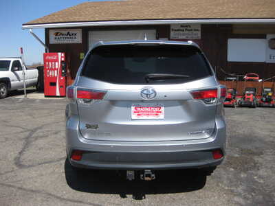 2016 Toyota Highlander, $22900. Photo 4