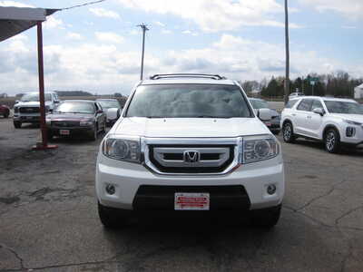 2011 Honda Pilot, $11900. Photo 2