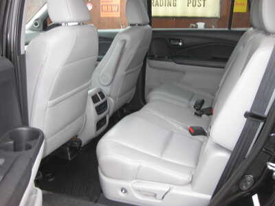 2016 Honda Pilot, $18900. Photo 9