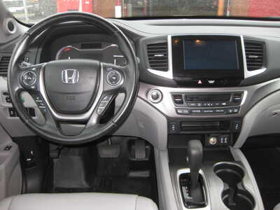 2016 Honda Pilot, $18900. Photo 11