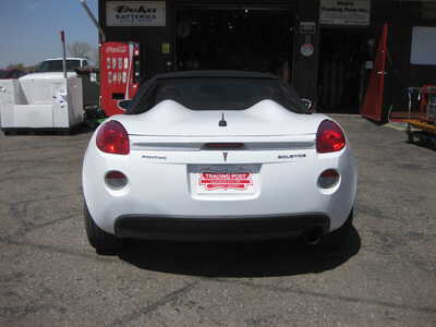 2008 Pontiac Solstice, $8995. Photo 5