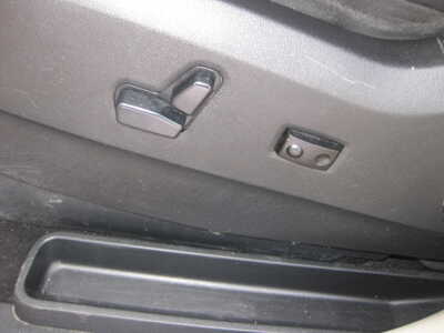 2015 Chrysler Town & Country, $12900. Photo 5