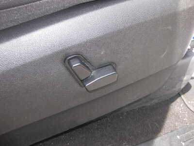 2015 Chrysler Town & Country, $12900. Photo 6