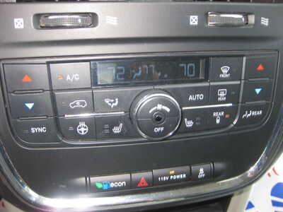 2015 Chrysler Town & Country, $12900. Photo 9