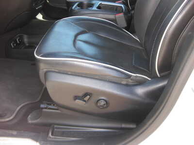 2018 Chrysler Pacifica, $17900. Photo 5