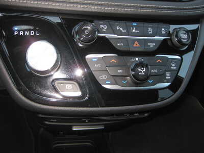 2018 Chrysler Pacifica, $17900. Photo 11