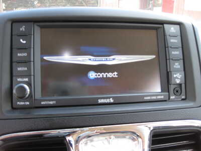 2015 Chrysler Town & Country, $13900. Photo 11