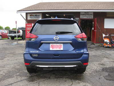 2017 Nissan Rogue, $8995. Photo 4