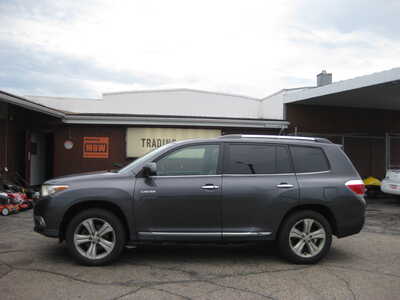 2013 Toyota Highlander, $15900. Photo 1