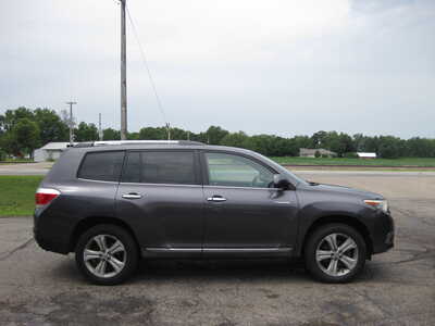 2013 Toyota Highlander, $15900. Photo 3