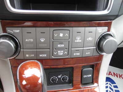 2013 Toyota Highlander, $15900. Photo 11