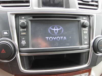 2013 Toyota Highlander, $15900. Photo 12