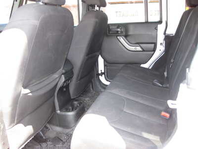 2018 Jeep Wrangler Unlimited, $15900. Photo 6