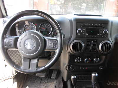 2018 Jeep Wrangler Unlimited, $15900. Photo 7