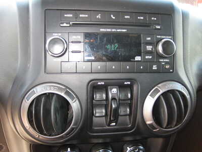 2018 Jeep Wrangler Unlimited, $15900. Photo 9