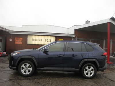 2019 Toyota RAV4, $18900. Photo 1