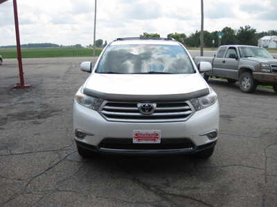 2013 Toyota Highlander, $16900. Photo 2