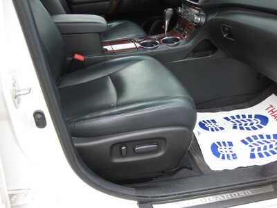2013 Toyota Highlander, $16900. Photo 6