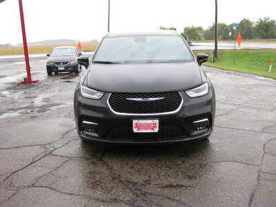 2026 Chrysler Pacifica, $29900. Photo 2
