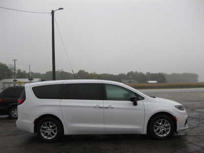 2026 Chrysler Pacifica, $29900. Photo 3