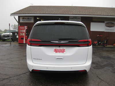 2026 Chrysler Pacifica, $29900. Photo 4