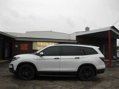 2022 Honda Pilot, $37900. Photo 1