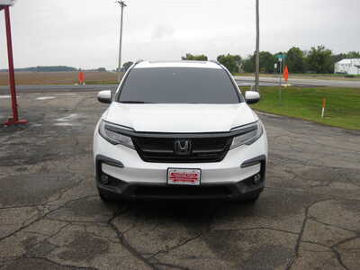 2022 Honda Pilot, $37900. Photo 2