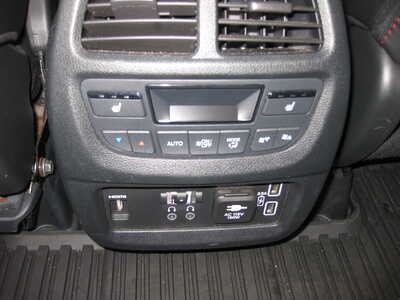 2022 Honda Pilot, $37900. Photo 9