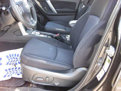 2014 Subaru Forester, $11900. Photo 5