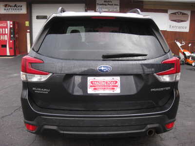 2019 Subaru Forester, $18900. Photo 3