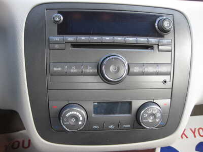 2010 Buick Lucerne, $9995. Photo 9