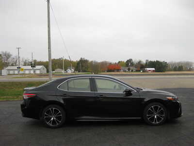 2018 Toyota Camry, $15900. Photo 3