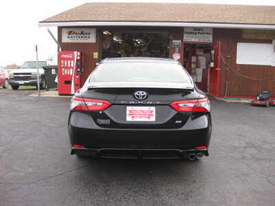 2018 Toyota Camry, $15900. Photo 4