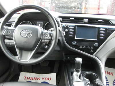 2018 Toyota Camry, $15900. Photo 7