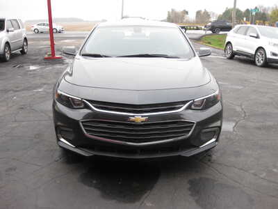 2018 Chevrolet Malibu, $13900. Photo 2